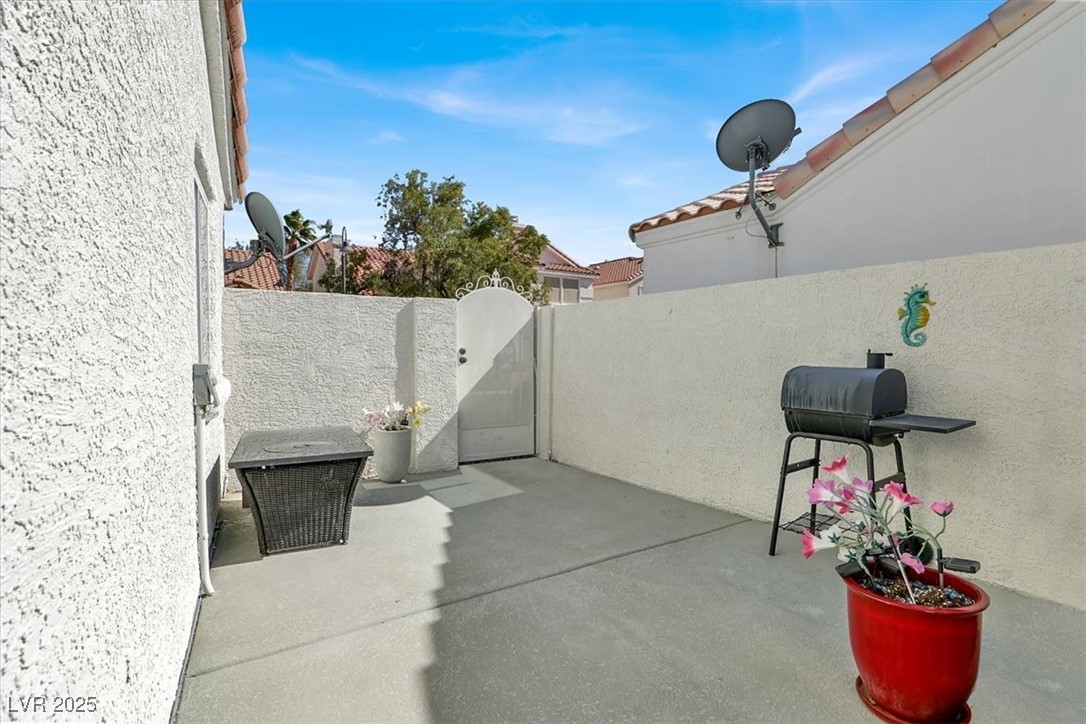5049 Forest Oaks Drive Property Photo 28