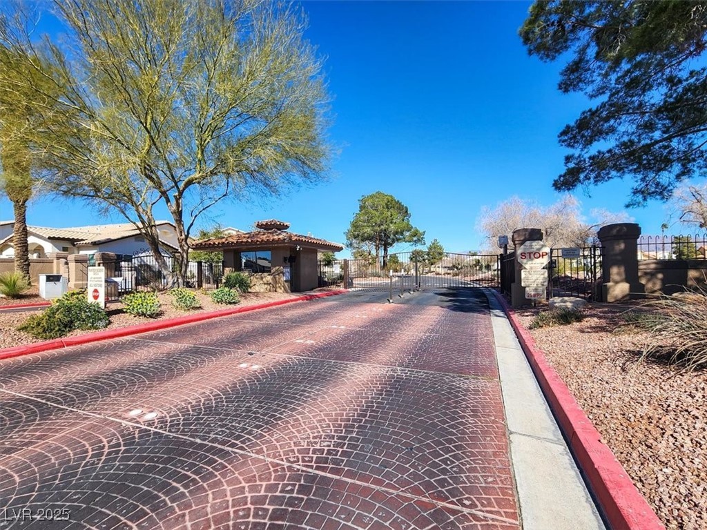 5049 Forest Oaks Drive Property Photo 35
