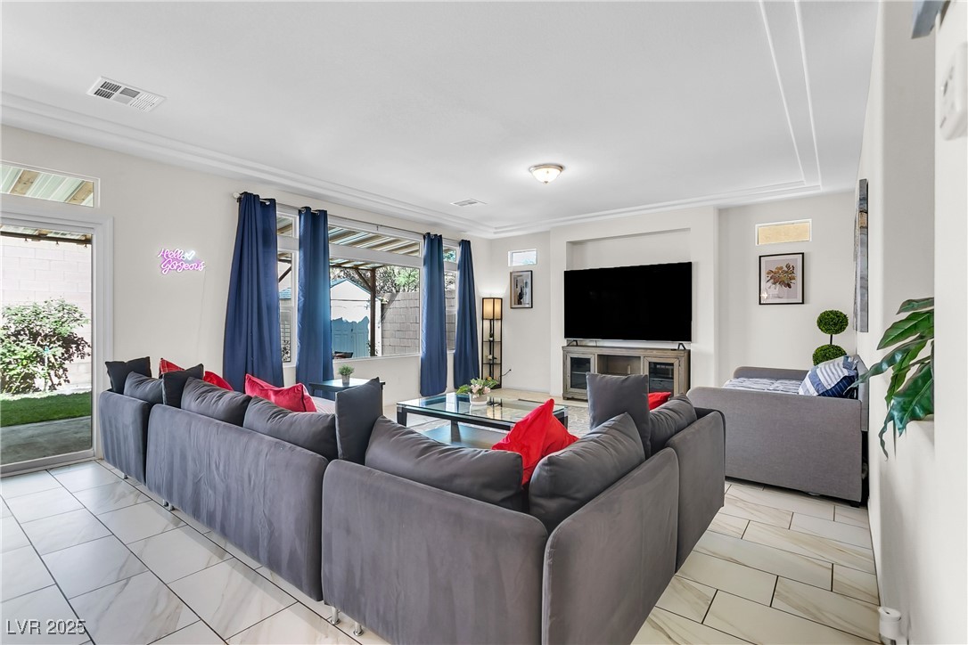 8573 Silver Coast Street Property Photo 4