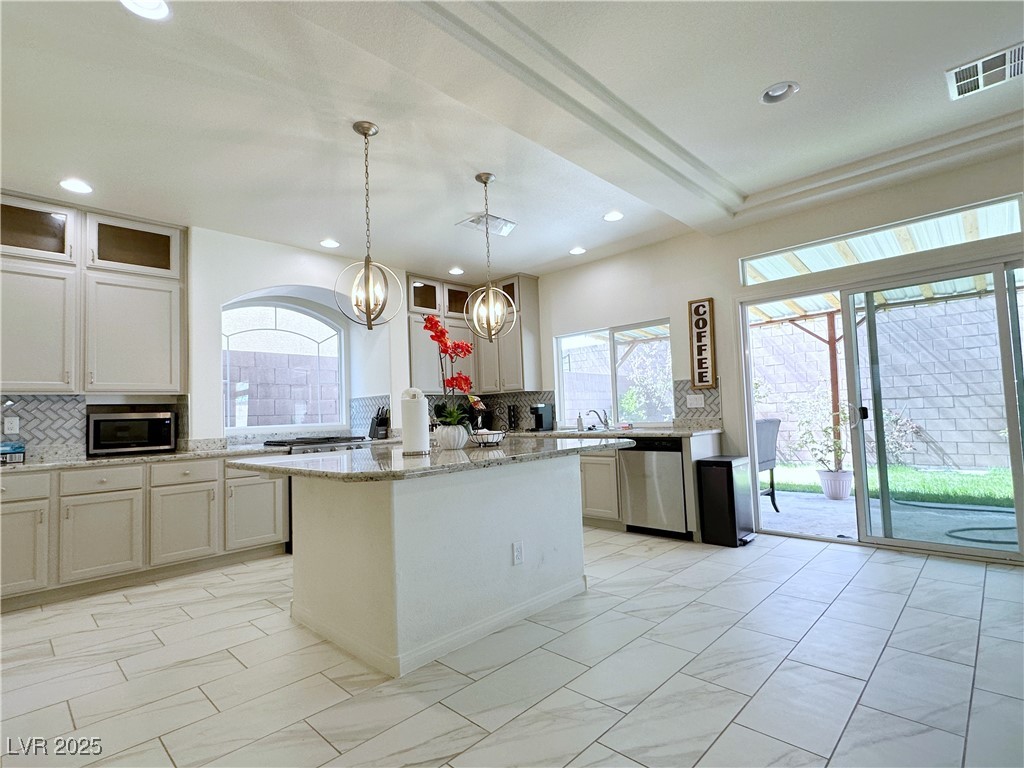 8573 Silver Coast Street Property Photo 9