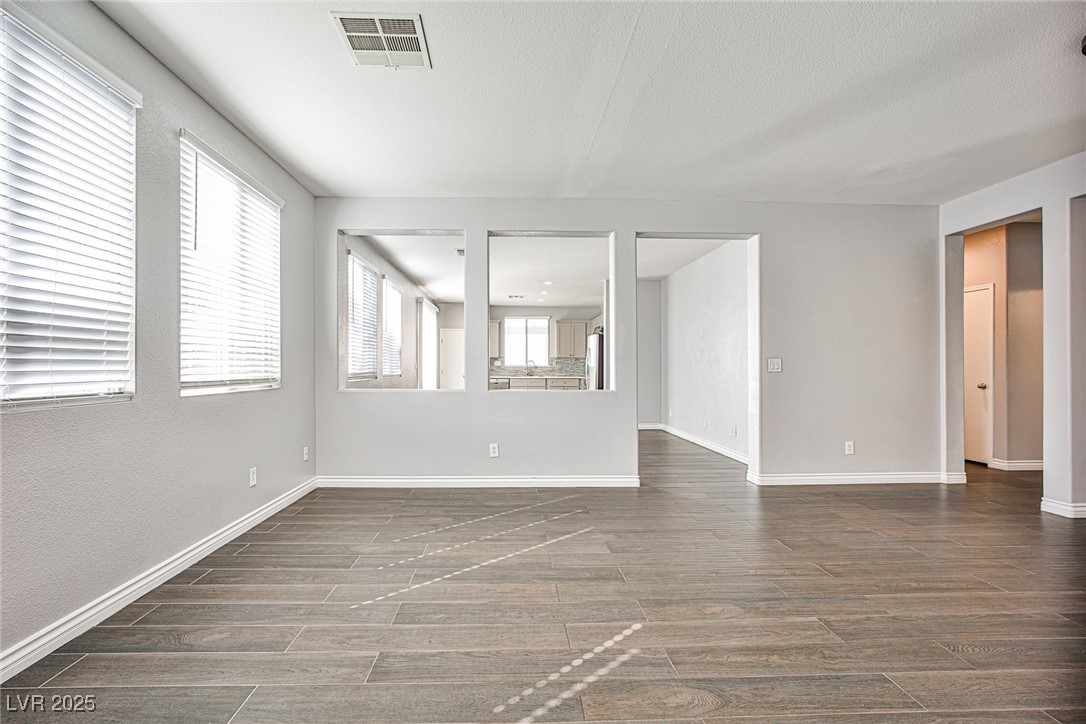 5575 Cresent Valley Street Property Photo 10