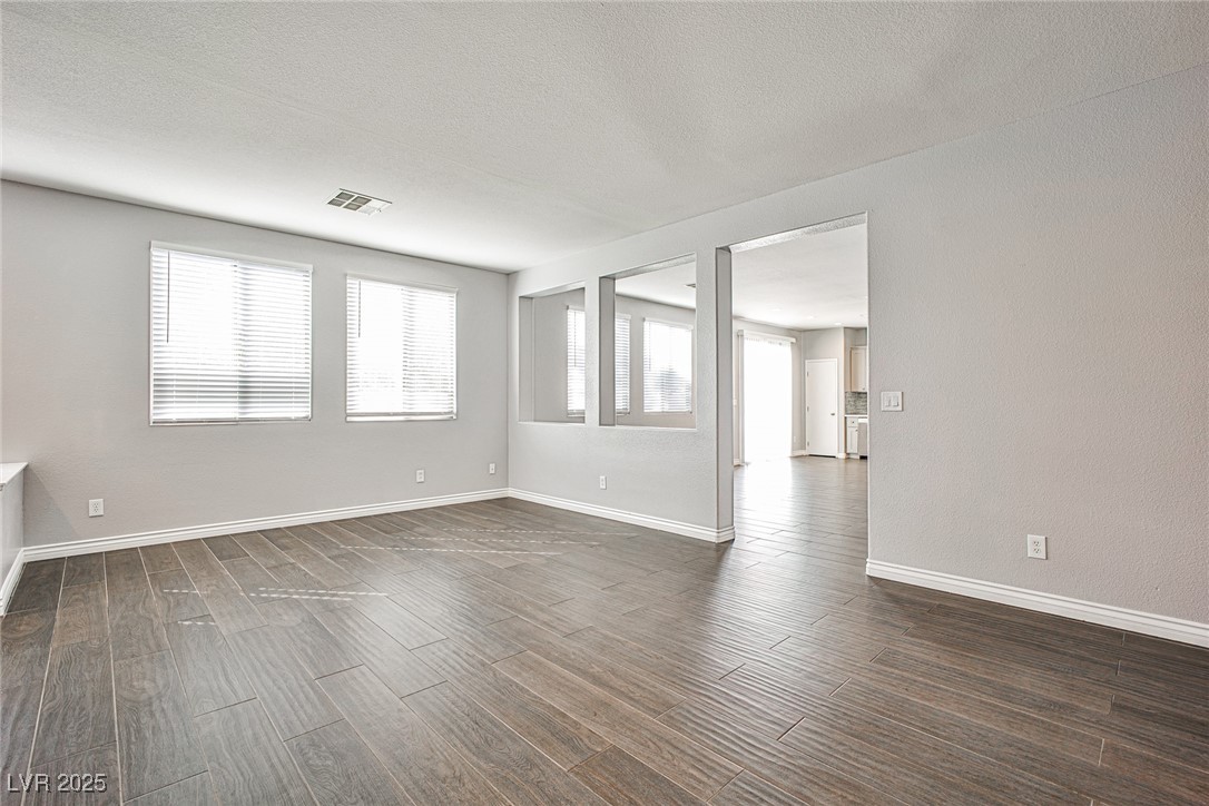 5575 Cresent Valley Street Property Photo 11