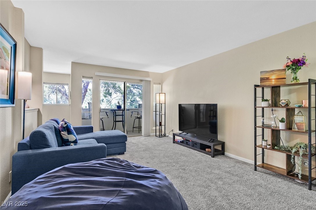 668 Oakmont Avenue 1724 Property Photo 7