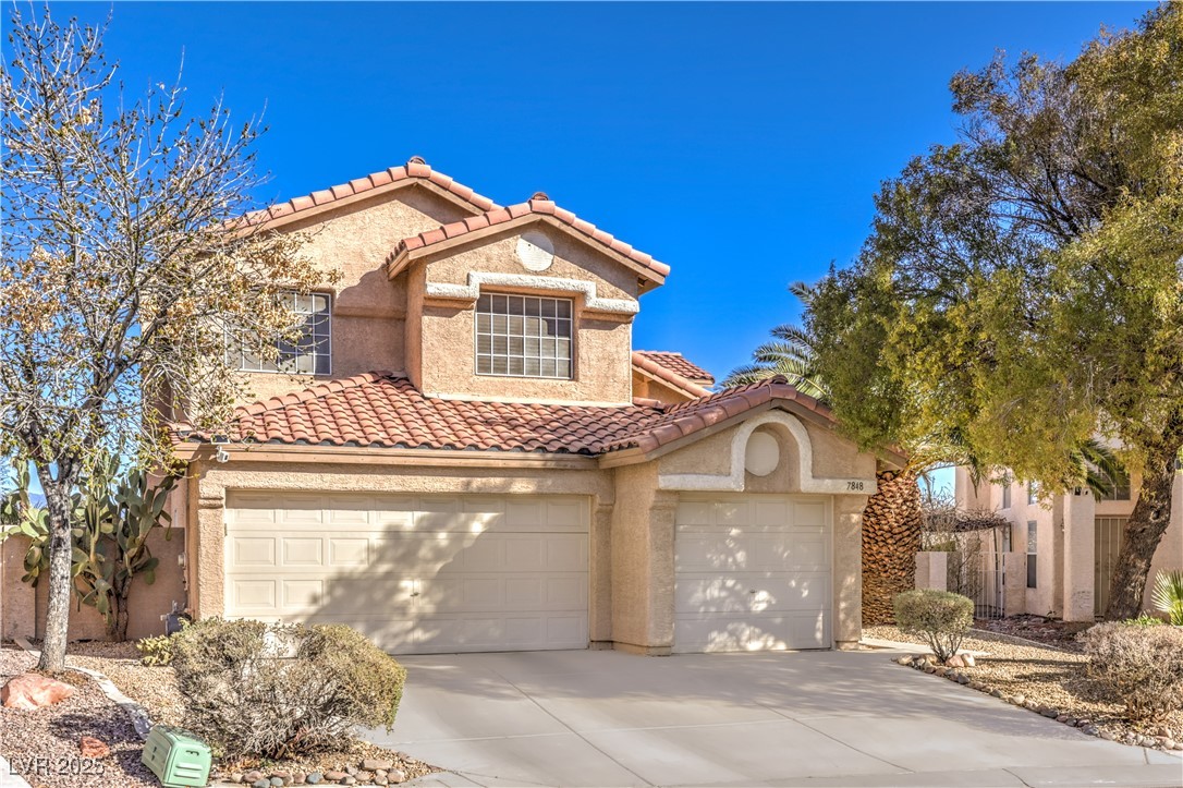 7848 Desert Bell Avenue Property Photo 3