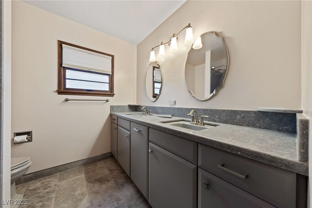 2400 Llewellyn Drive Property Photo 16