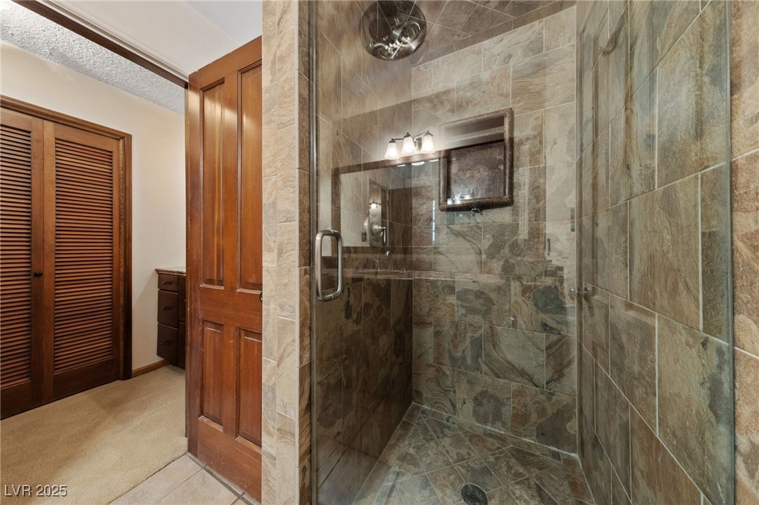 2400 Llewellyn Drive Property Photo 22