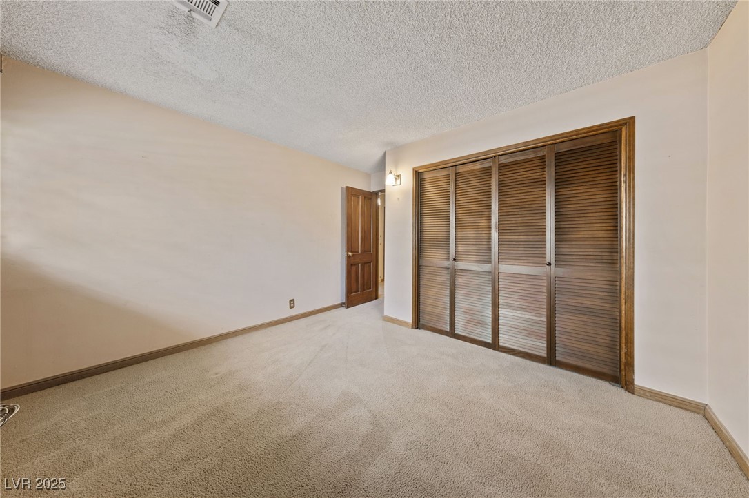 2400 Llewellyn Drive Property Photo 26