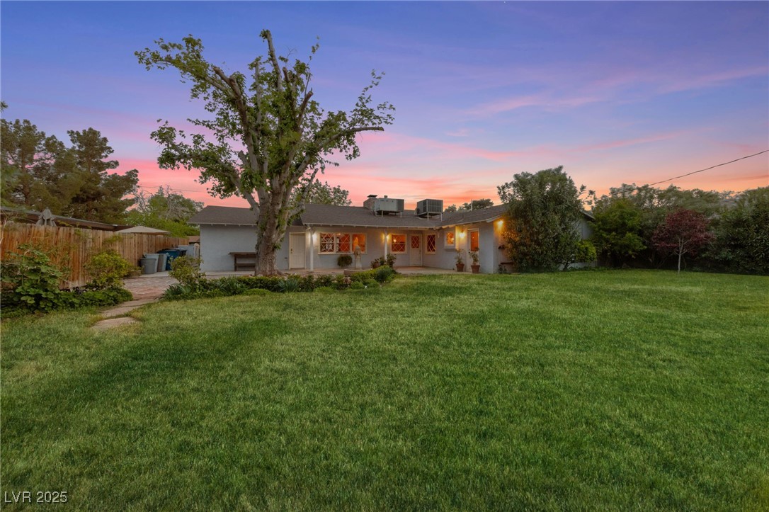 2400 Llewellyn Drive Property Photo 33