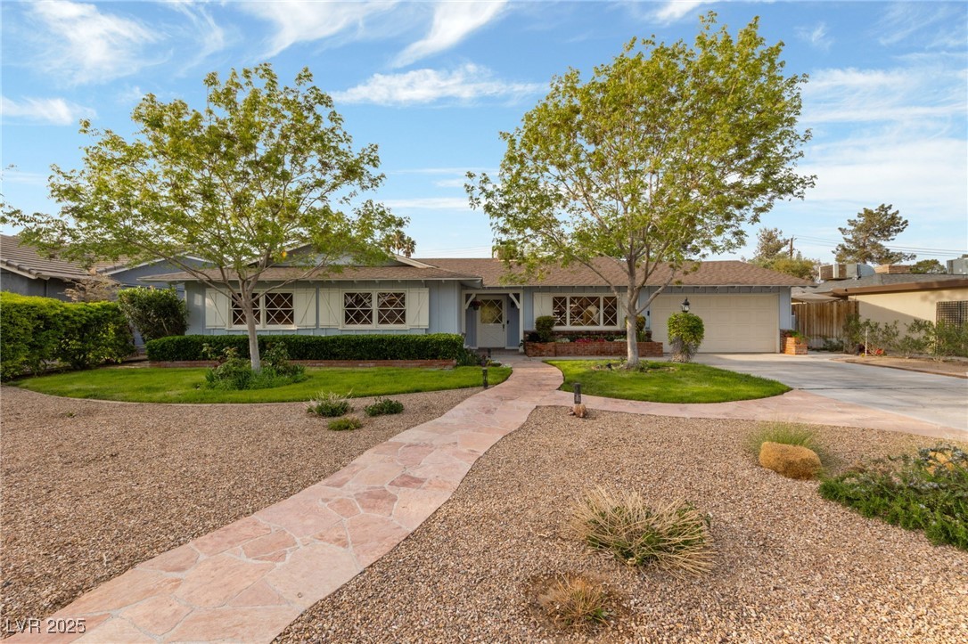 2400 Llewellyn Drive Property Photo 45