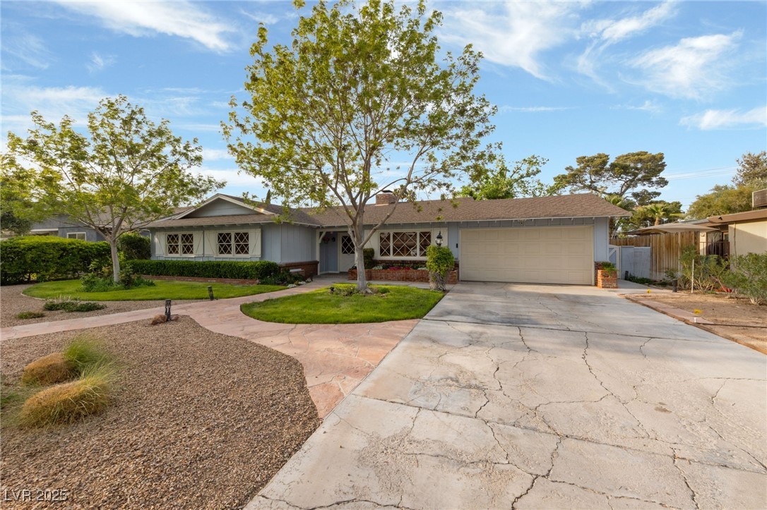 2400 Llewellyn Drive Property Photo 46