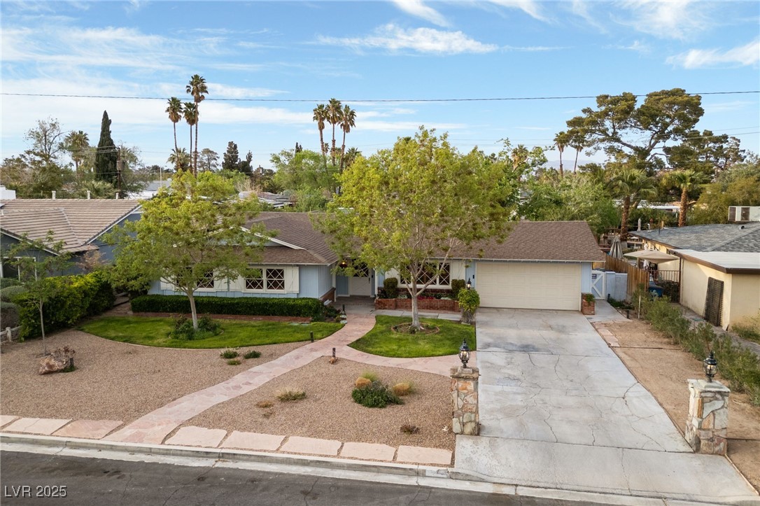 2400 Llewellyn Drive Property Photo 47