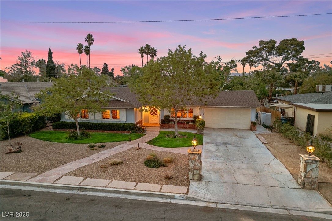 2400 Llewellyn Drive Property Photo 48