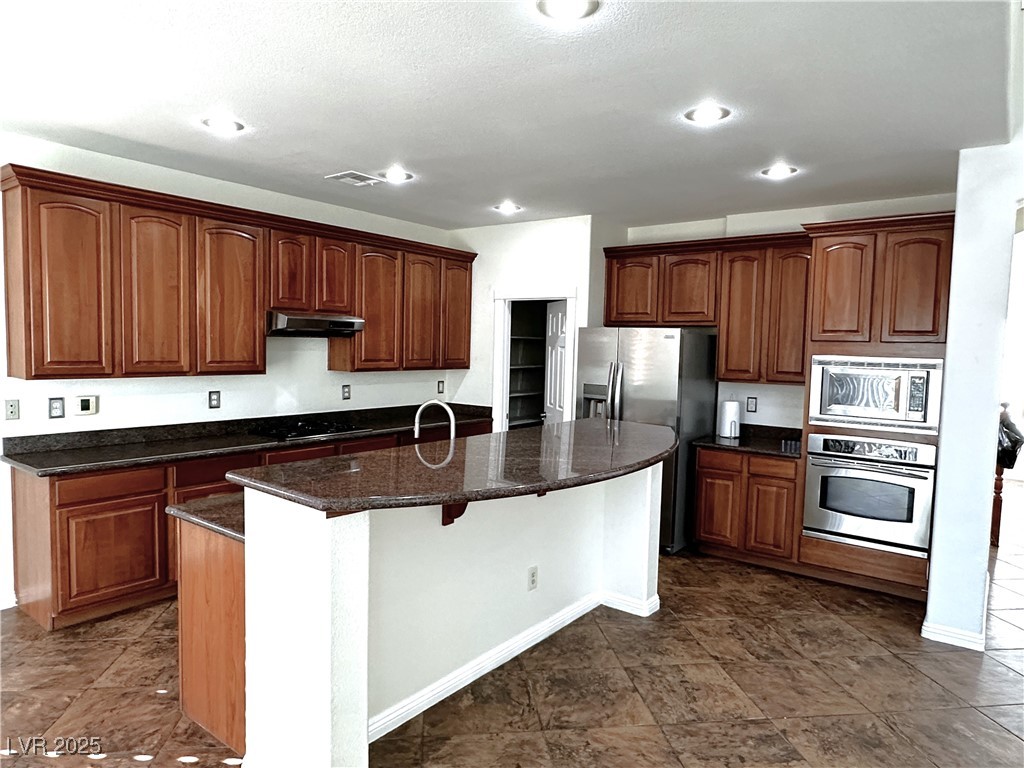 849 Bussora Rose Drive Property Photo 8