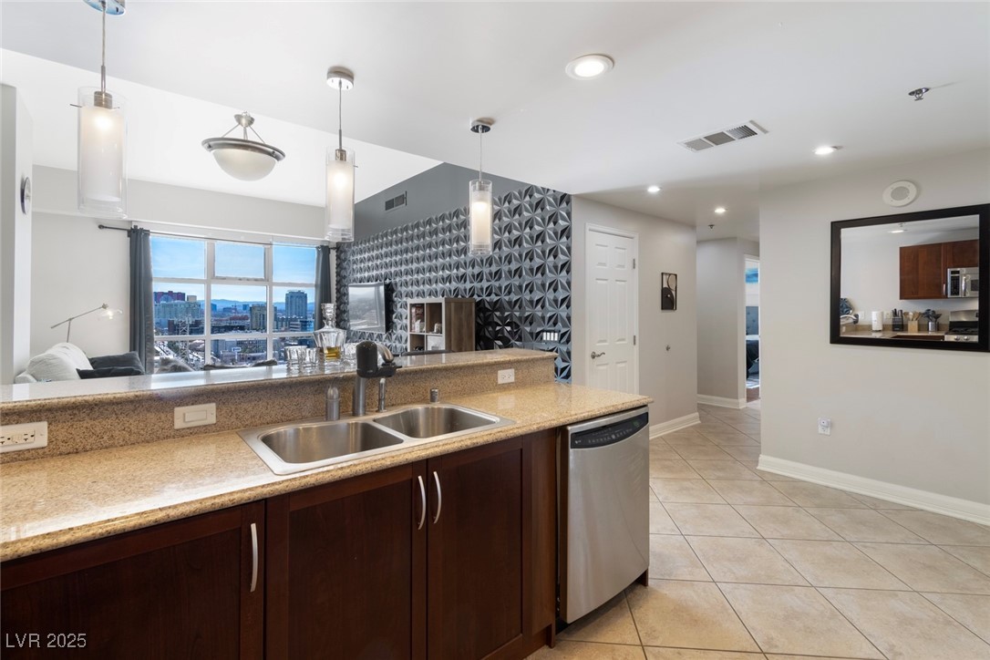 150 Las Vegas Boulevard 1608 Property Photo 6