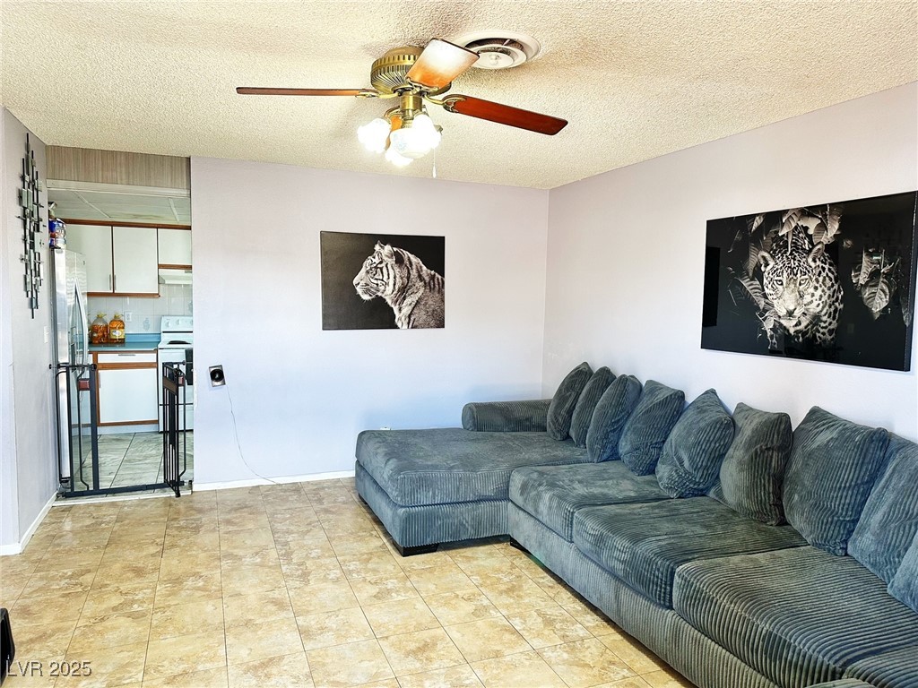 2609 Sierra Madre Drive Property Photo 3