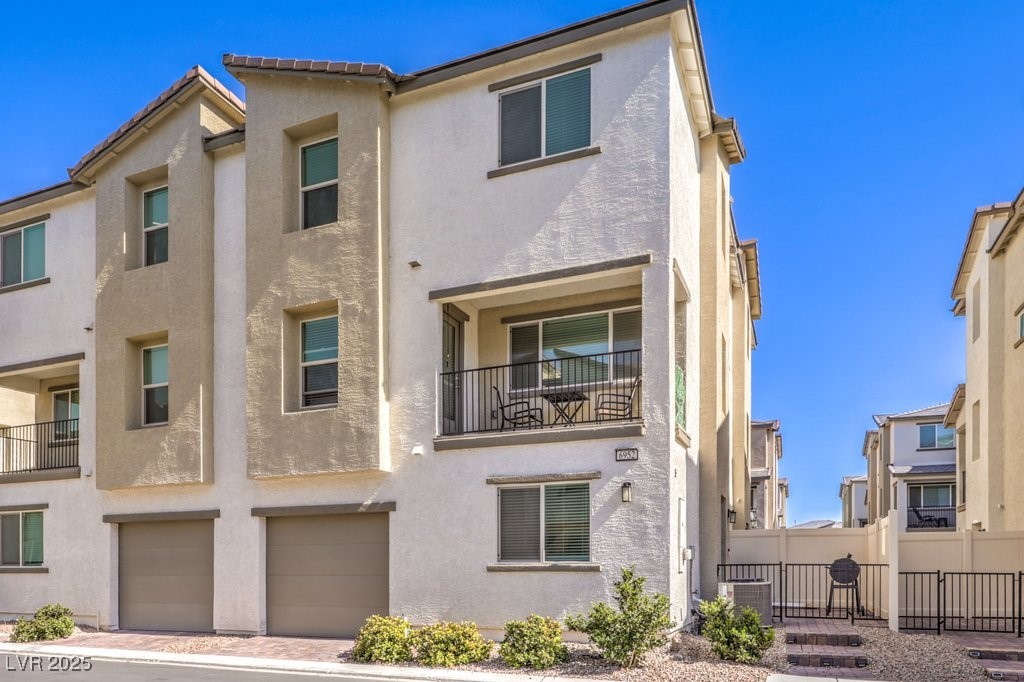 6952 Midnight Bronze Street Property Photo 2