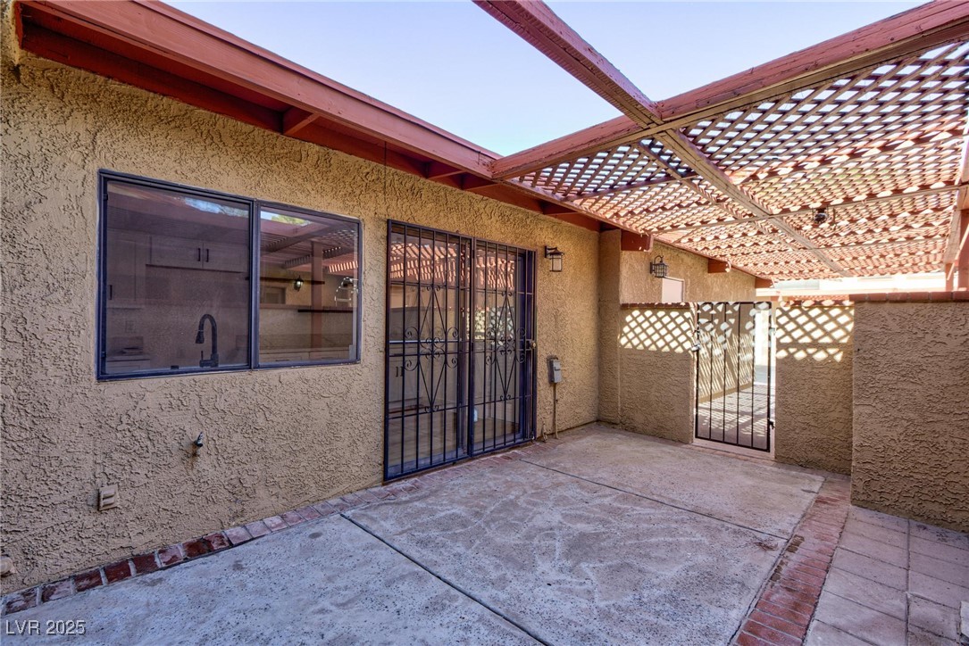 2405 Pickwick Drive Property Photo 42