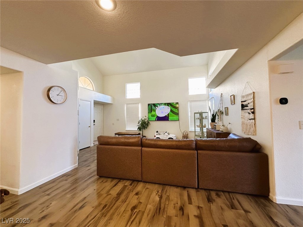 2412 Twin Flower Circle Property Photo 4