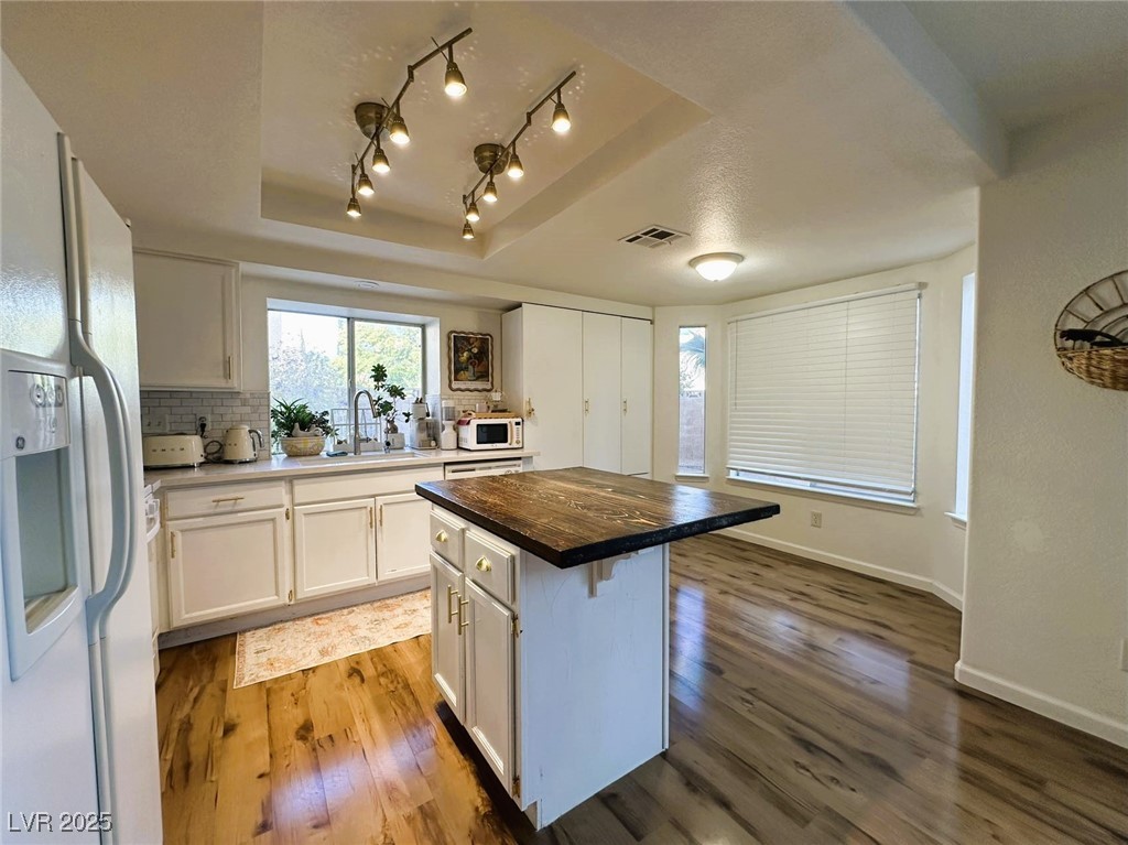 2412 Twin Flower Circle Property Photo 7