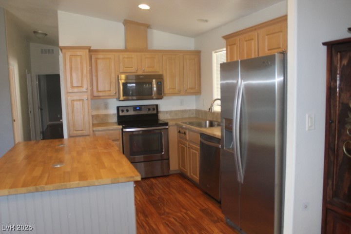 371 South Hilton Head Street Property Photo 9