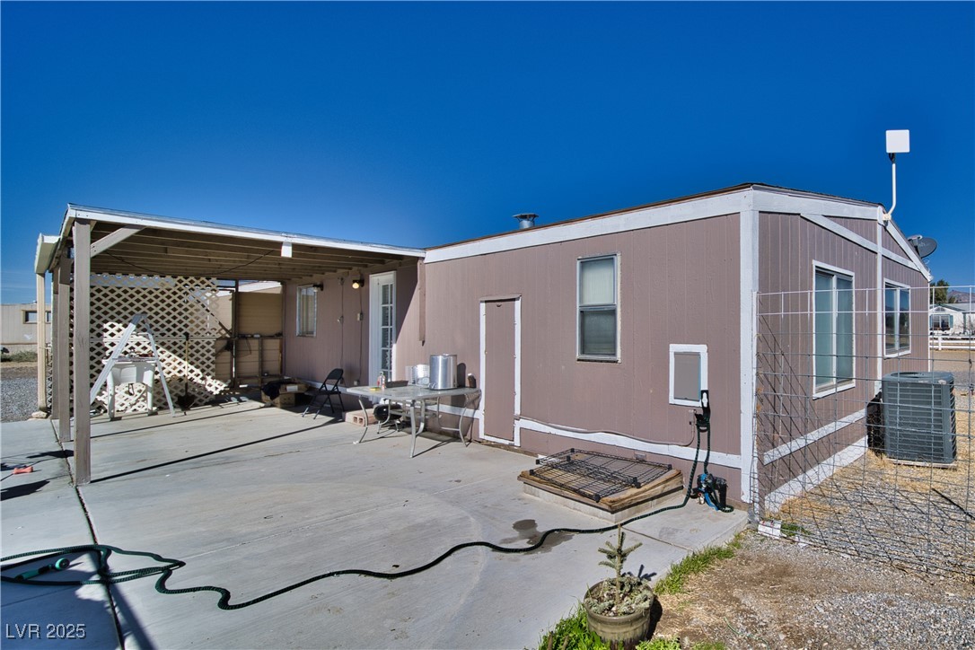 3581 West Dyer Road Property Photo 4