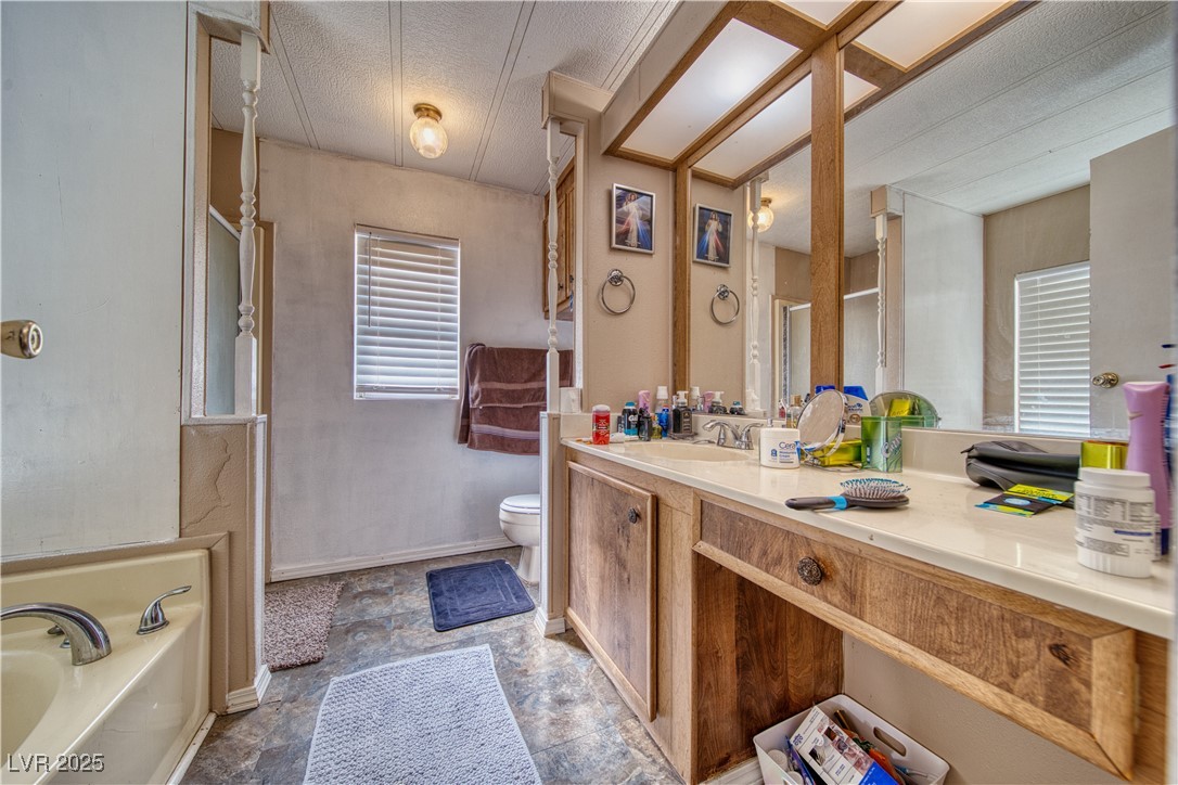 3581 West Dyer Road Property Photo 8
