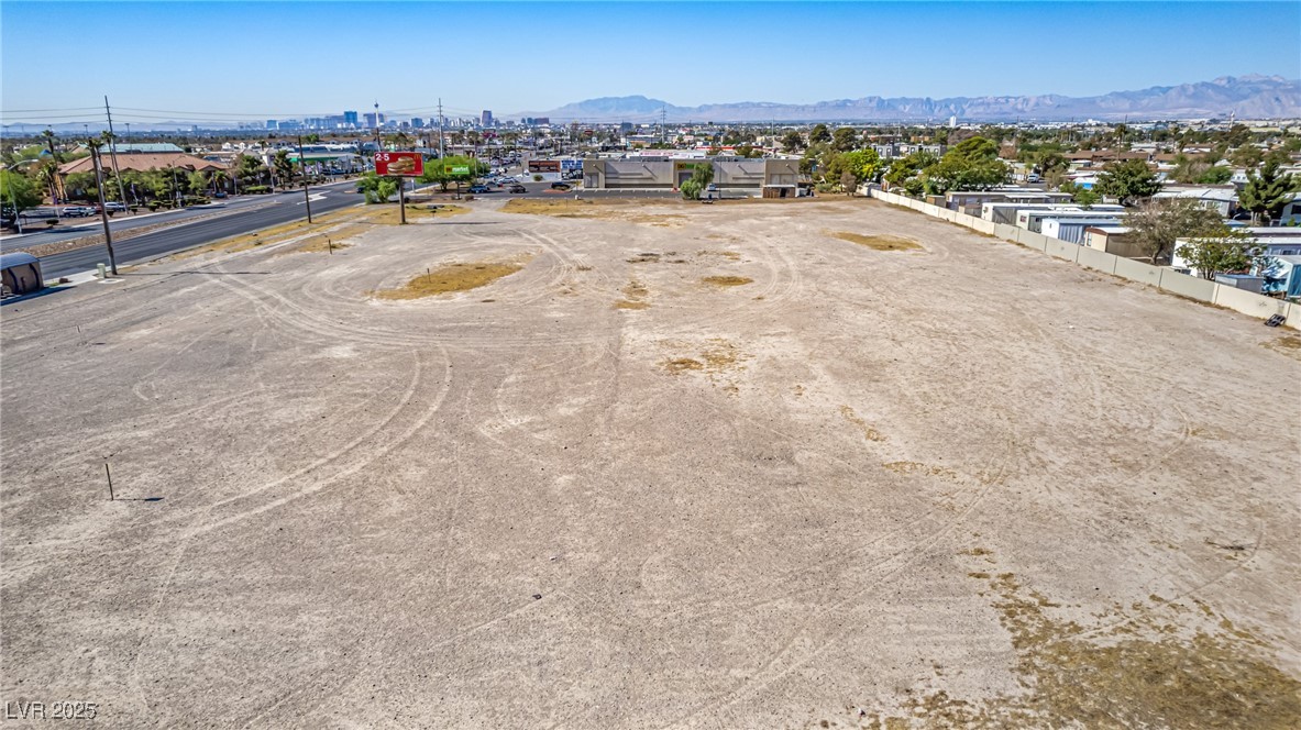 Las Vegas Blvd N Property Photo 8