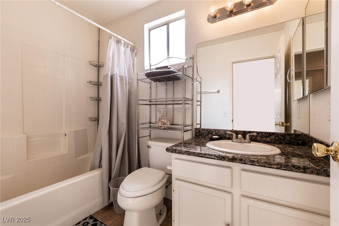 2115 Saint Paul Way Property Photo 3