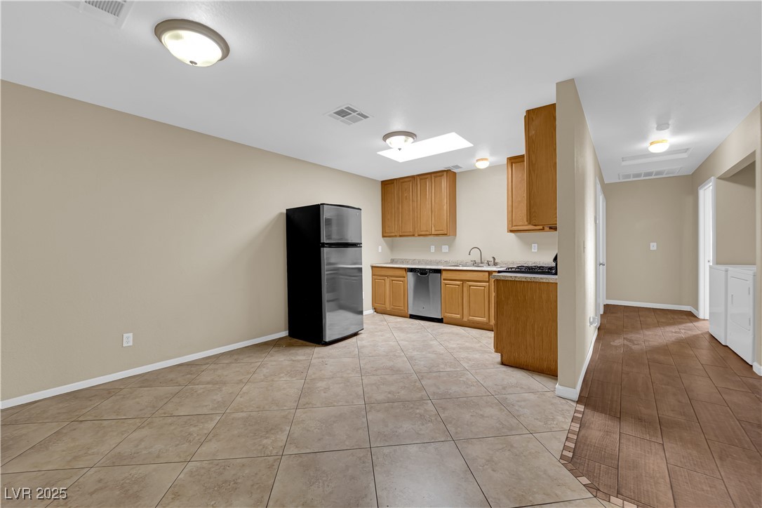 2136 Velvet Hill Avenue Property Photo 9