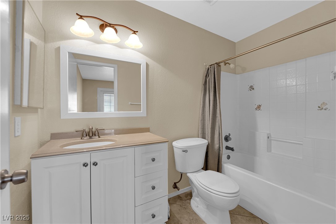2136 Velvet Hill Avenue Property Photo 17