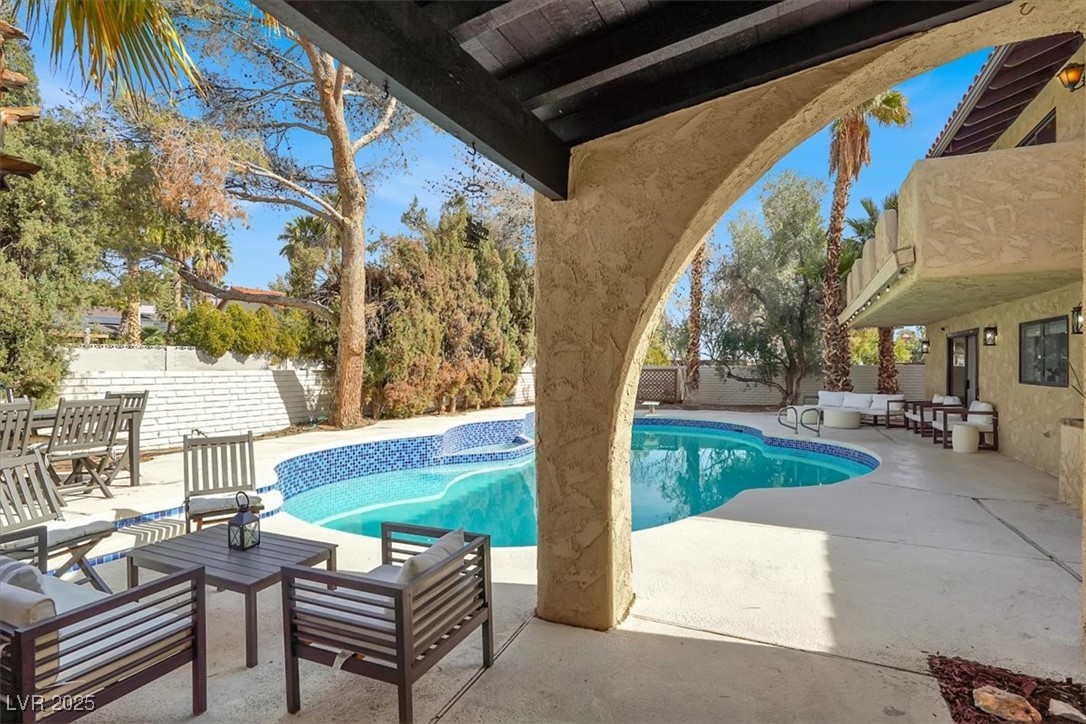 5102 Tennis Court Property Photo 5