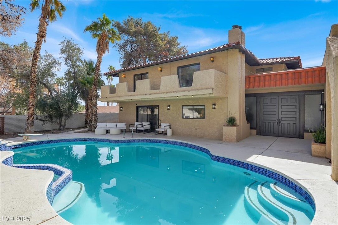 5102 Tennis Court Property Photo 7