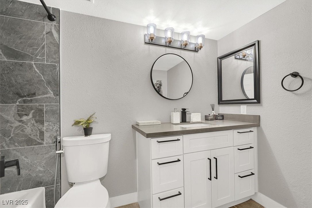 5102 Tennis Court Property Photo 16