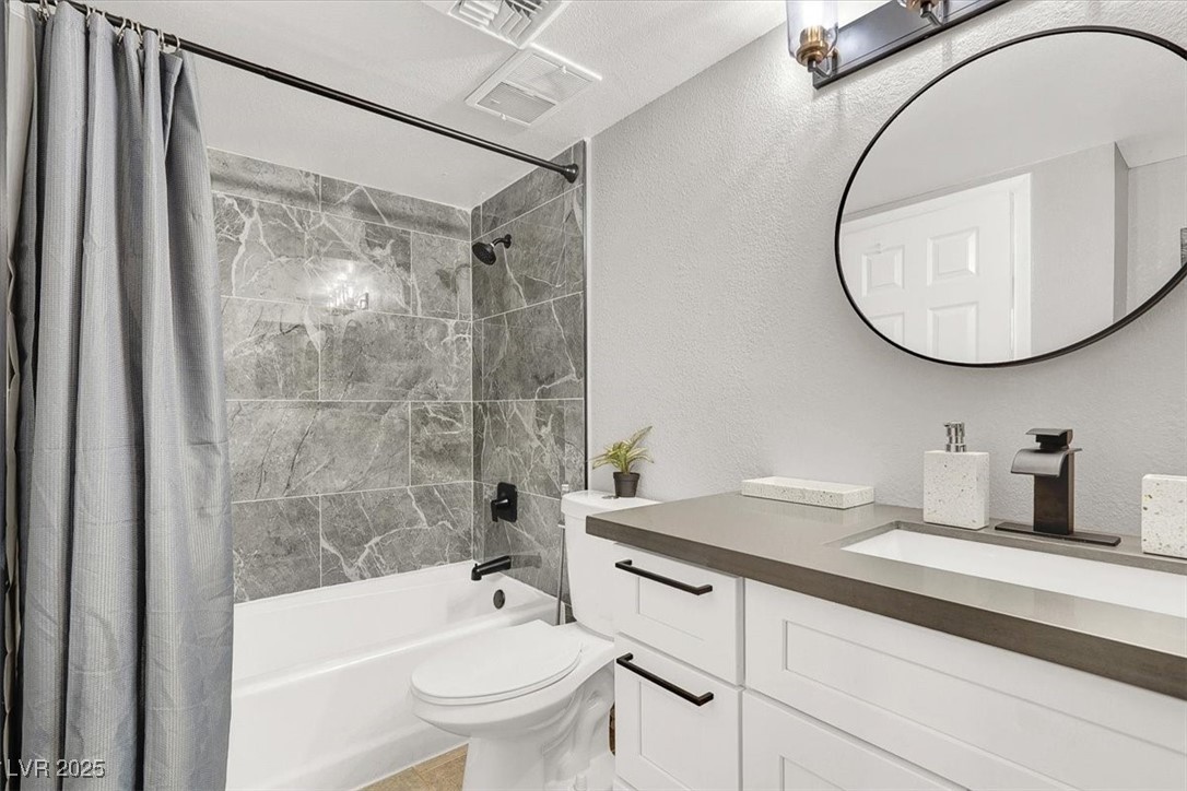 5102 Tennis Court Property Photo 17