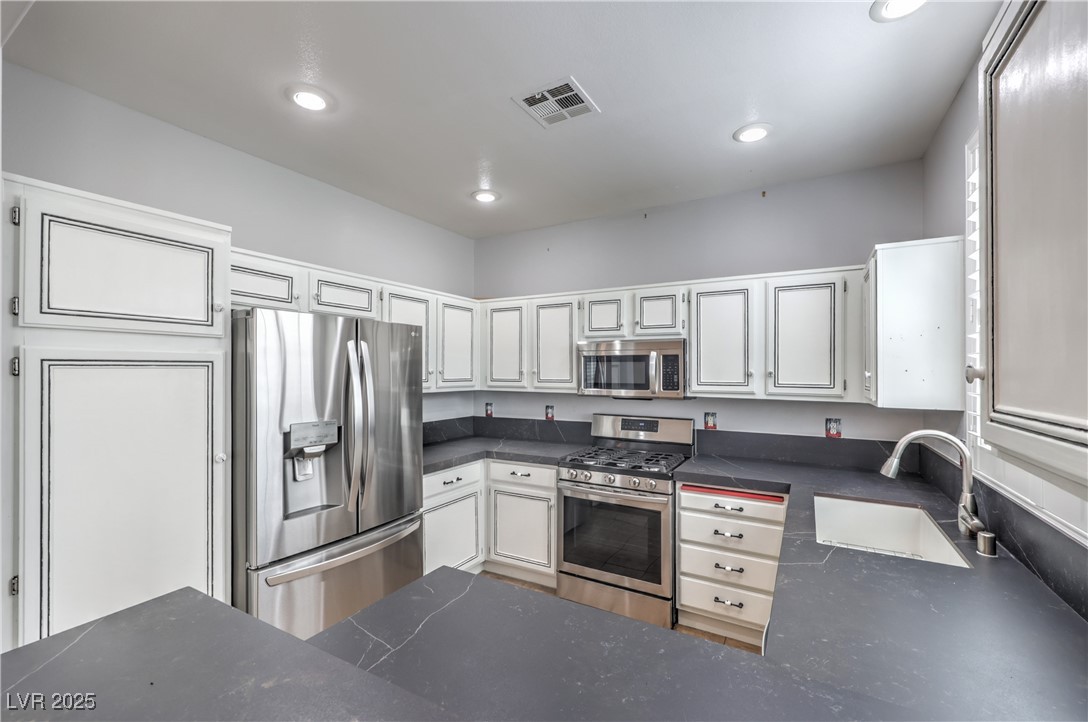 10525 Shanna Trellis Avenue Property Photo 11