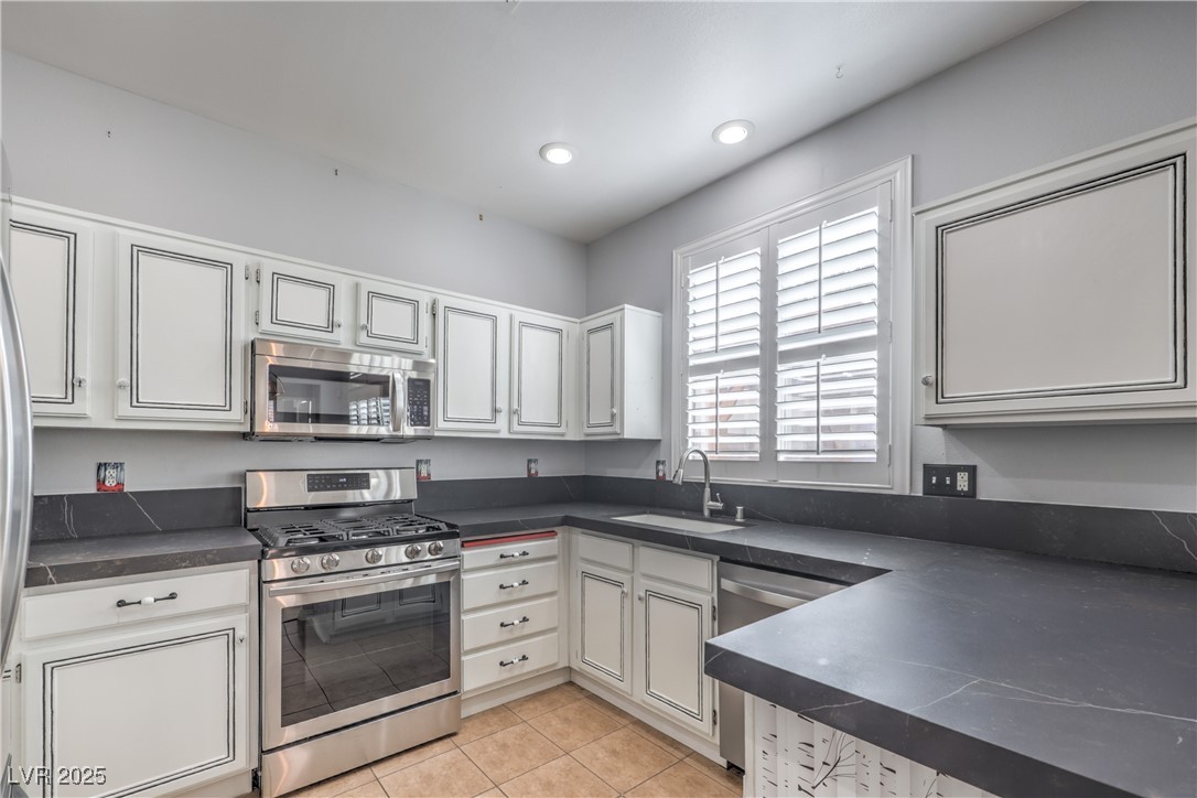 10525 Shanna Trellis Avenue Property Photo 12