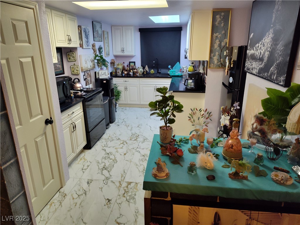 18 Allegro Street Property Photo 5