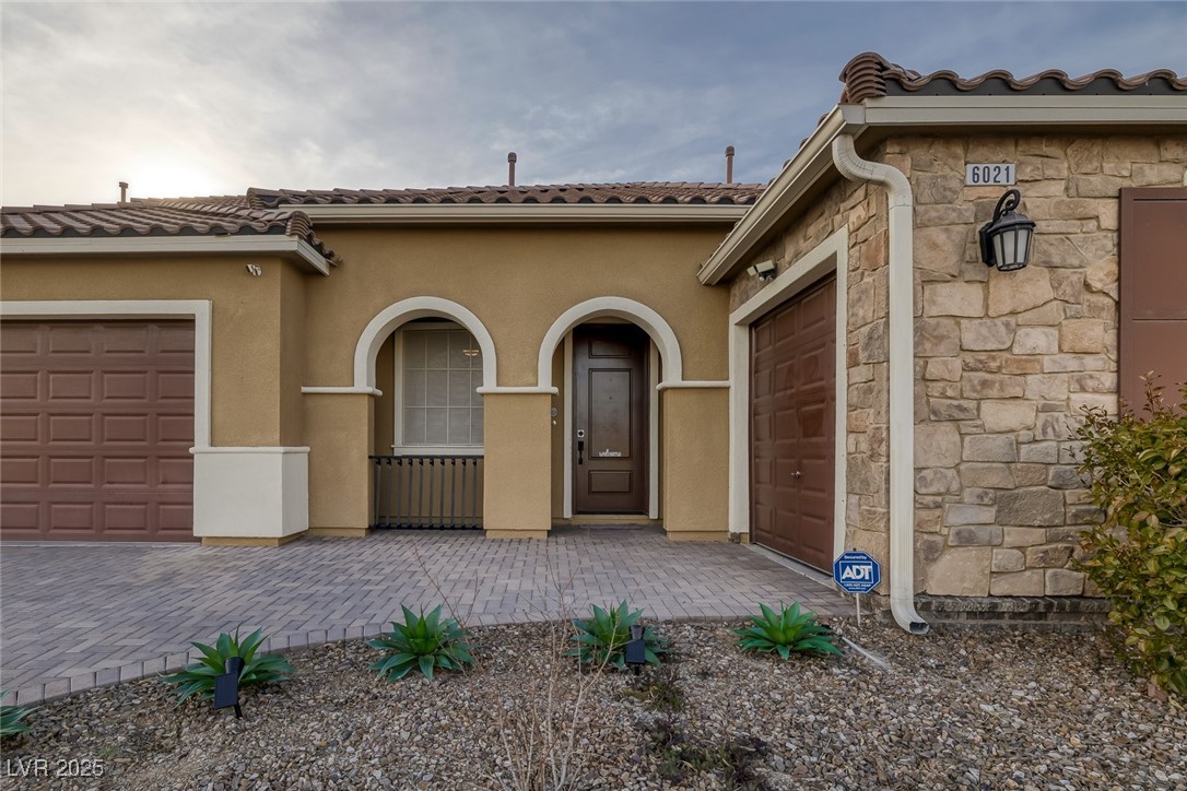 6021 Vista Clara Street Property Photo 4
