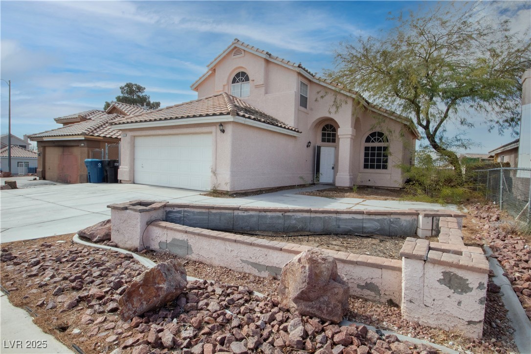 2533 Lazy Brook Drive Property Photo 2