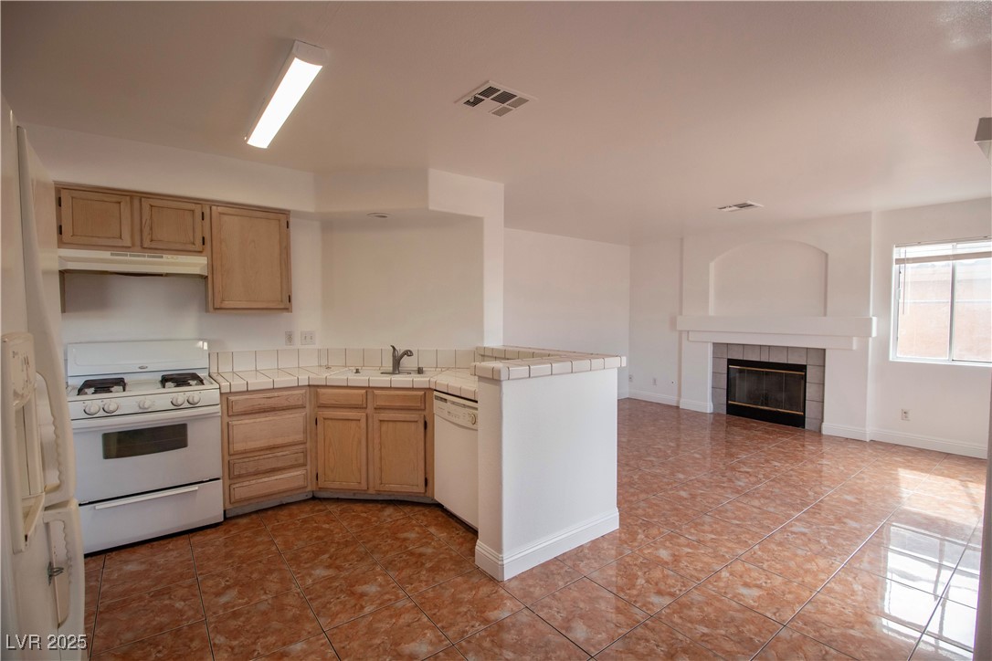 2533 Lazy Brook Drive Property Photo 5
