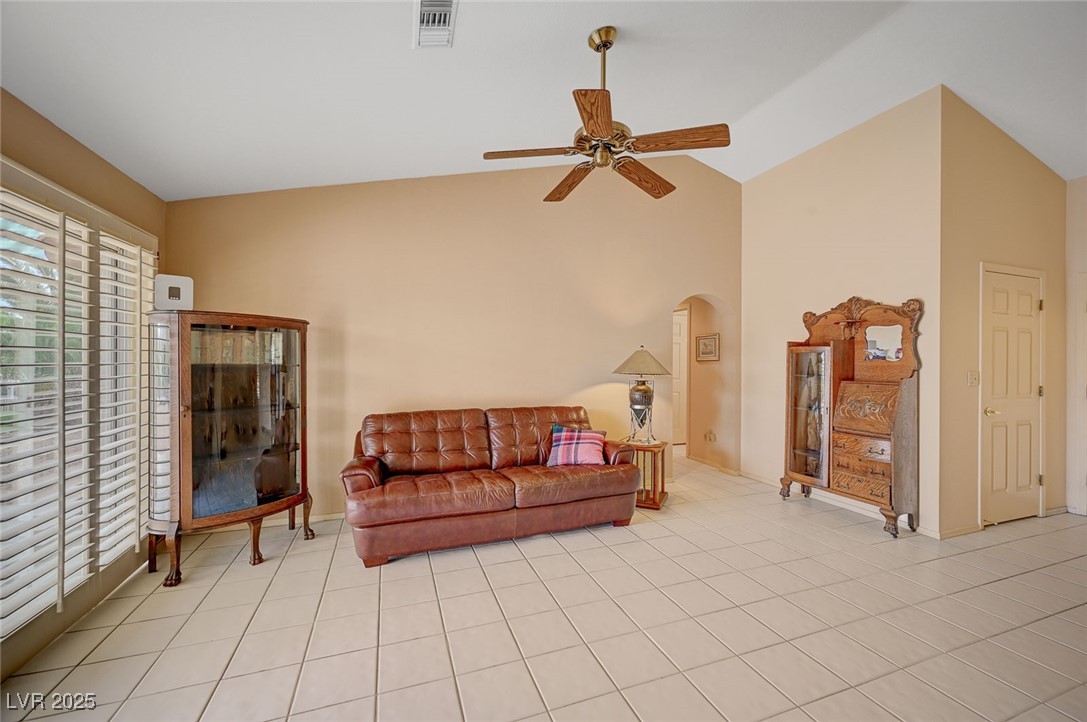 9912 Woodhouse Drive Property Photo 15