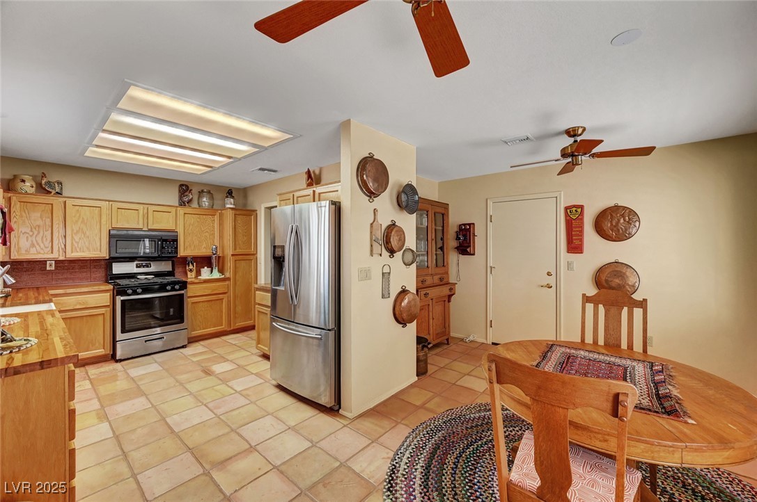 9912 Woodhouse Drive Property Photo 26