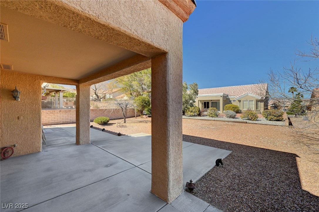9912 Woodhouse Drive Property Photo 43