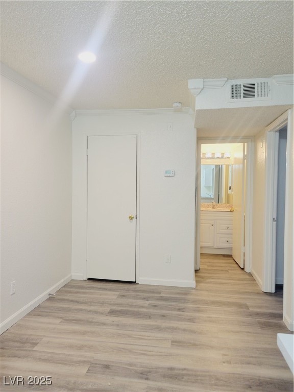 221 Mission Newport Lane 208 Property Photo 10