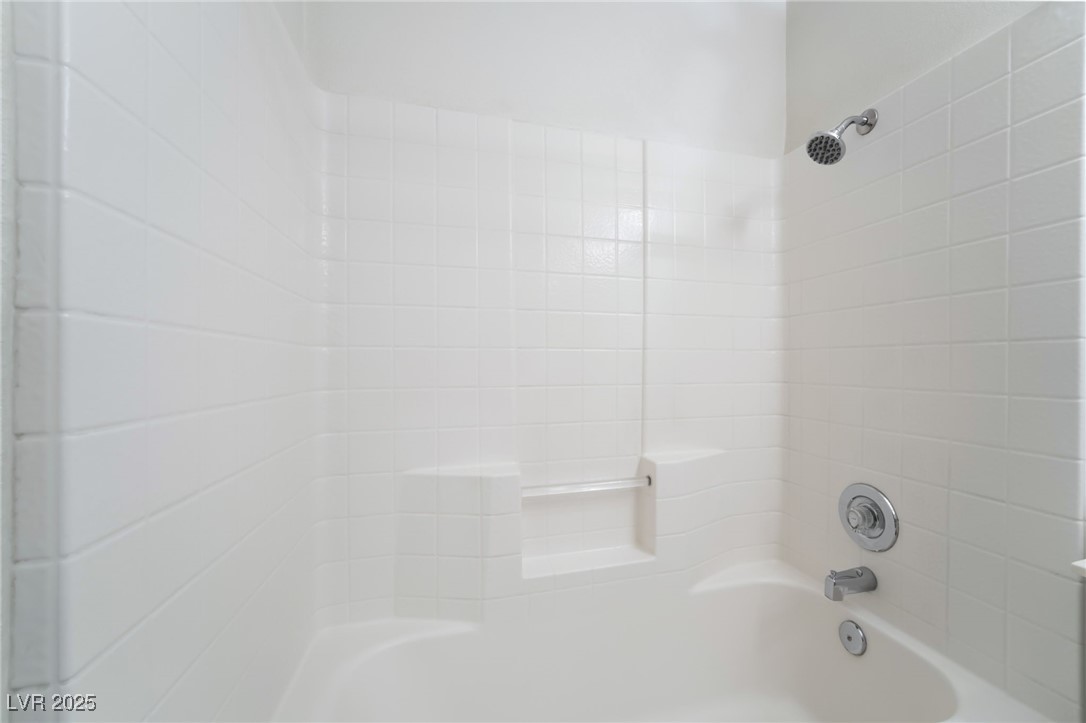 2045 Summit Pointe Drive Property Photo 26