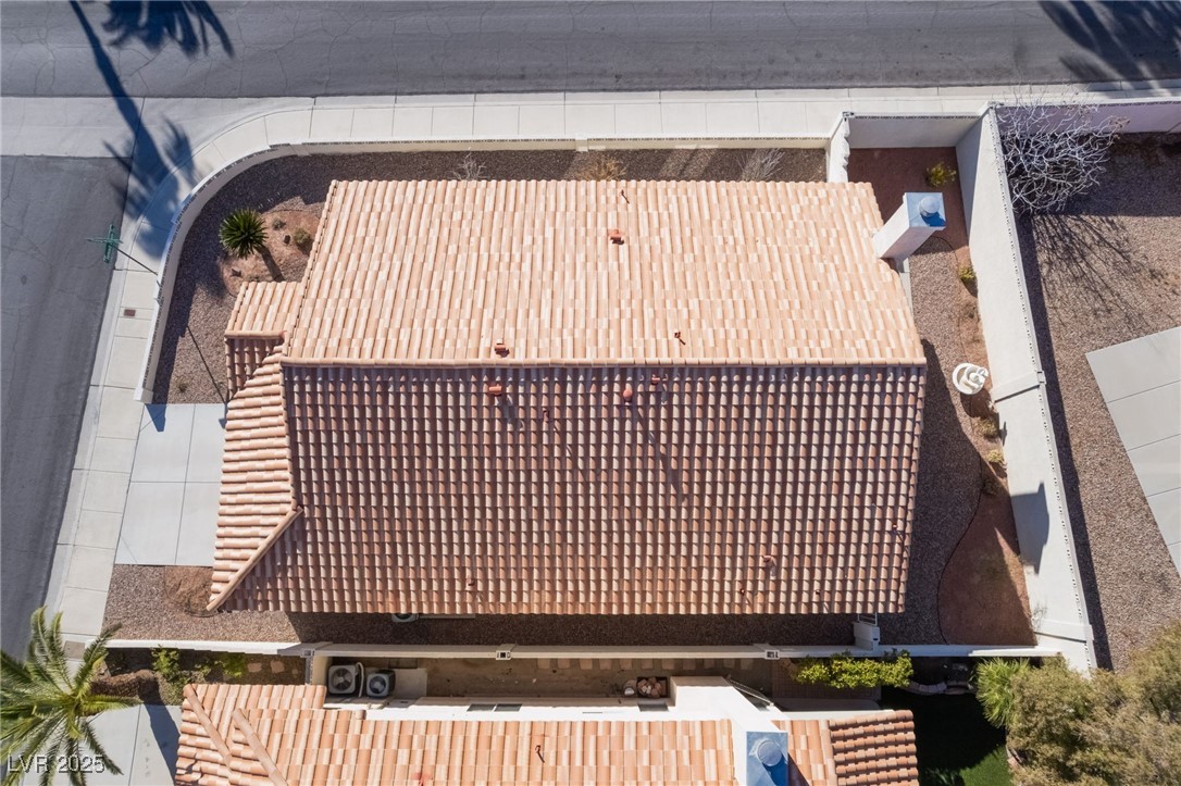 2045 Summit Pointe Drive Property Photo 45