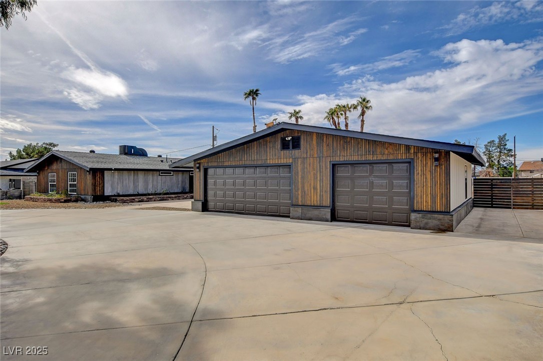 723 Spanish Drive Property Photo 3
