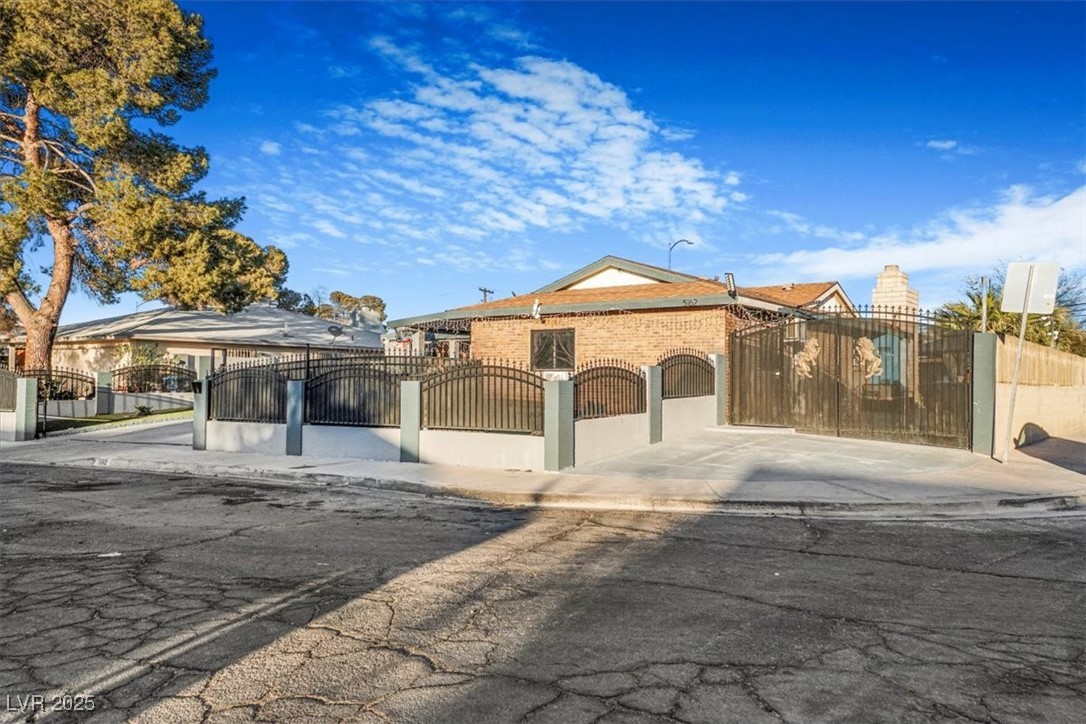 5162 Woodruff Place Property Photo