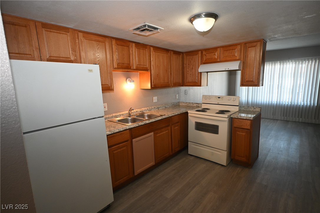 3101 East Carey Avenue 3 Property Photo