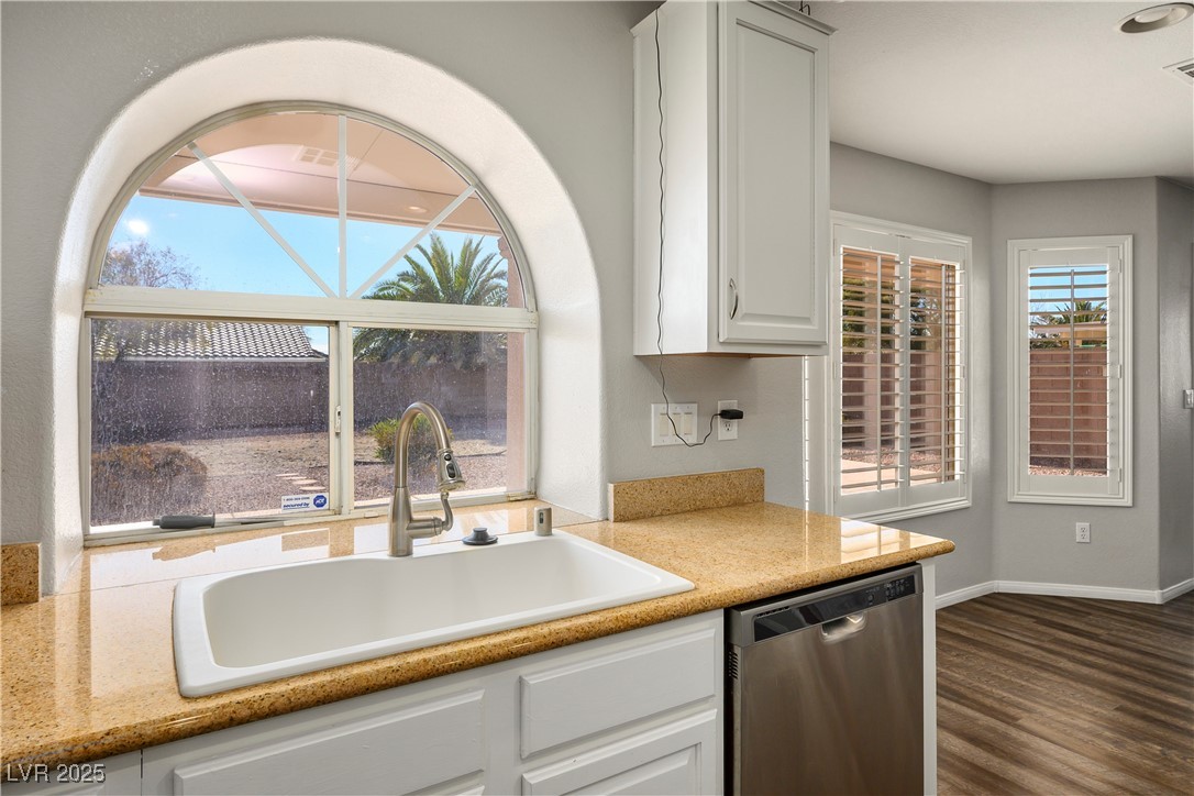 349 Colorful Rain Avenue Property Photo 10